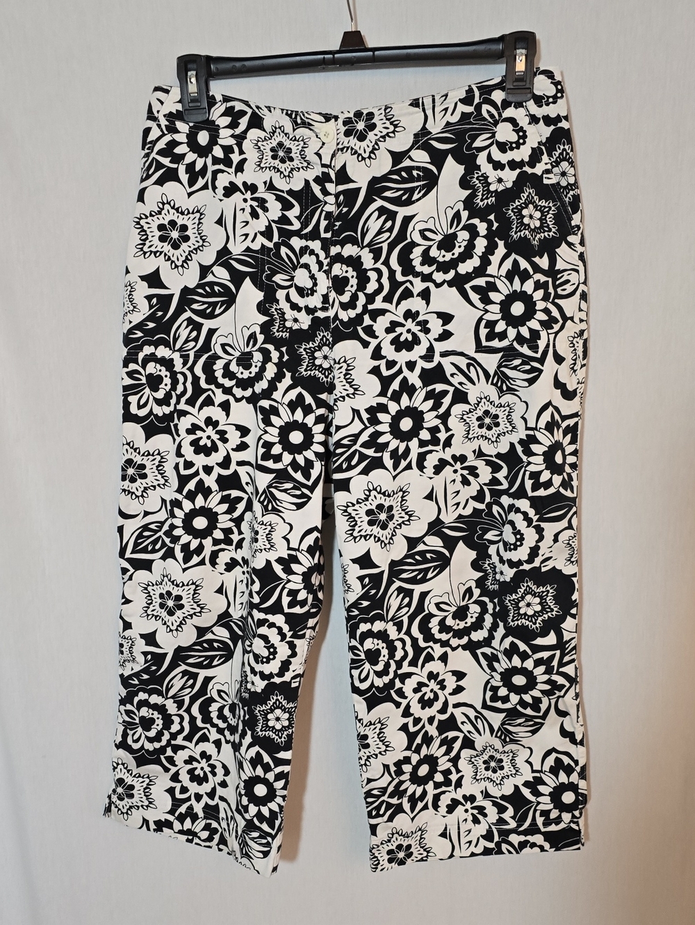 Classic Elements Black & White Floral Shorts